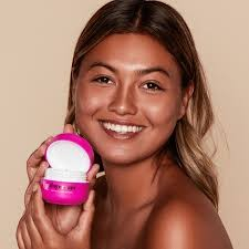 Give Day Me Cosmetics Cream In Pakistan